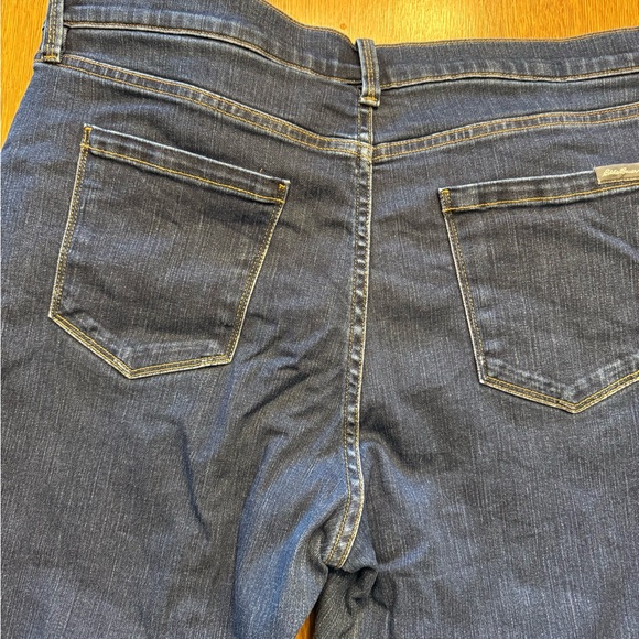 Eddie Bauer - woman’s fleece-lined jeans - Picture 6 of 7